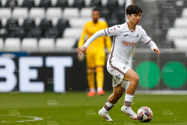 150325 - Swansea City v Burnley - Sky Bet Championship - Ji-sung Eom of Swansea City