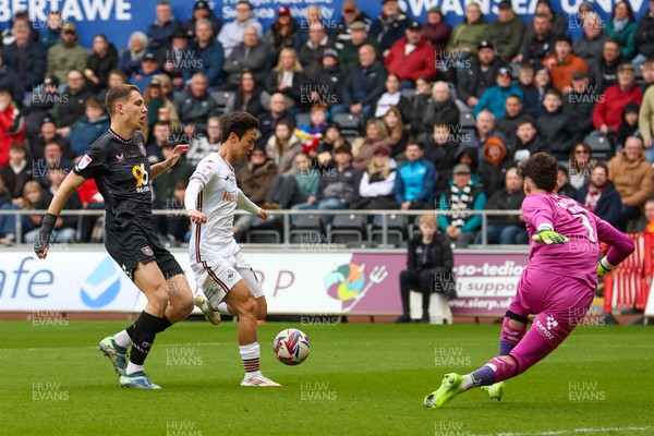 150325 - Swansea City v Burnley - Sky Bet Championship - Ji-sung Eom of Swansea City