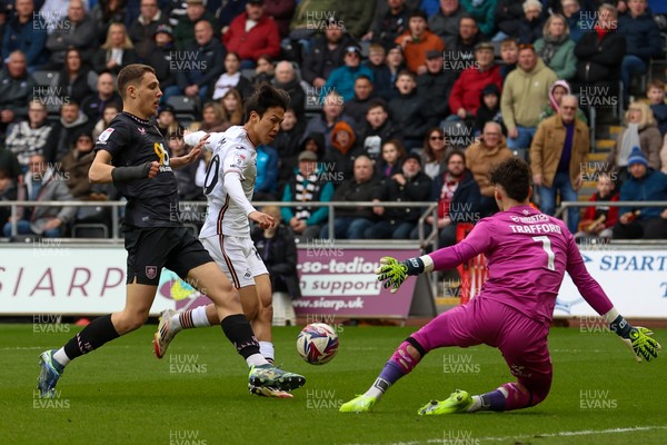 150325 - Swansea City v Burnley - Sky Bet Championship - Ji-sung Eom of Swansea City