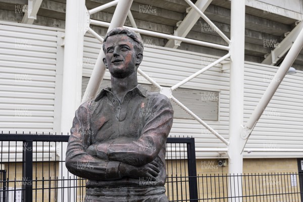 160324 - Swansea City v Cardiff City - Sky Bet Championship - Ivor Allchurch statue outside the Swanseacom Stadium