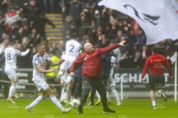 160324 - Swansea City v Cardiff City - Sky Bet Championship - Swansea City coach Cristian O’Leary celebrates his sides second goal