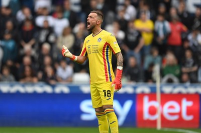 171021 - Swansea City v Cardiff City - Sky Bet Championship - Ben Hamer of Swansea City 