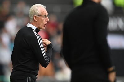 171021 - Swansea City v Cardiff City - Sky Bet Championship - Mick McCarthy Manager of Cardiff City 