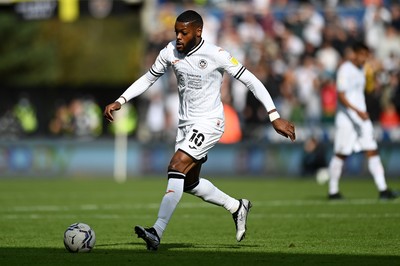 171021 - Swansea City v Cardiff City - Sky Bet Championship - Olivier Ntcham of Swansea City 