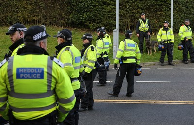 171021 - Swansea City v Cardiff City, EFL Sky Bet Championship - A large police presence at the ground as the Cardiff City team and fans are due to arrive