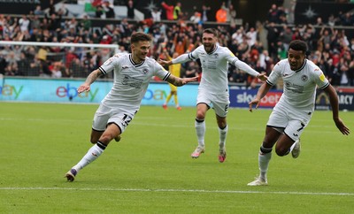 171021 - Swansea City v Cardiff City, EFL Sky Bet Championship - Jamie Paterson of Swansea City celebrates after he scores the opening goal