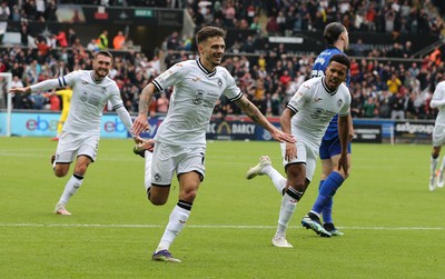 171021 - Swansea City v Cardiff City, EFL Sky Bet Championship - Jamie Paterson of Swansea City celebrates after he scores the opening goal