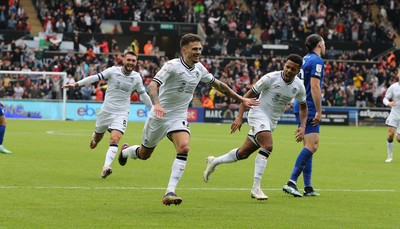 171021 - Swansea City v Cardiff City, EFL Sky Bet Championship - Jamie Paterson of Swansea City celebrates after he scores the opening goal