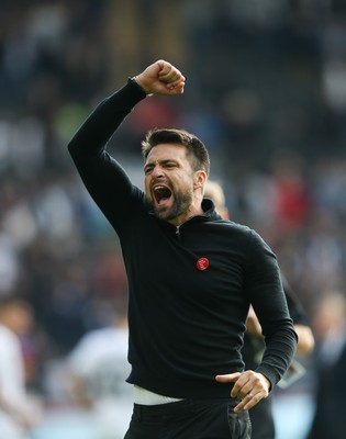 171021 - Swansea City v Cardiff City, EFL Sky Bet Championship - Swansea City head coach Russell Martin celebrates at the end of the match