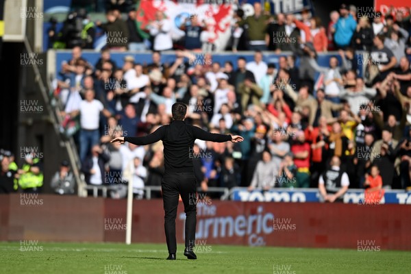 171021 - Swansea City v Cardiff City - Sky Bet Championship - Russell Martin Head Coach of Swansea City celebrates with the fans at full time 