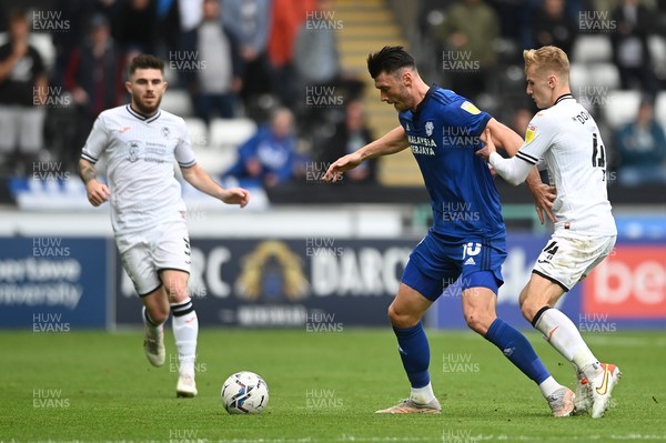 171021 - Swansea City v Cardiff City - Sky Bet Championship - Kieffer Moore of Cardiff City and Flynn Downes of Swansea City 