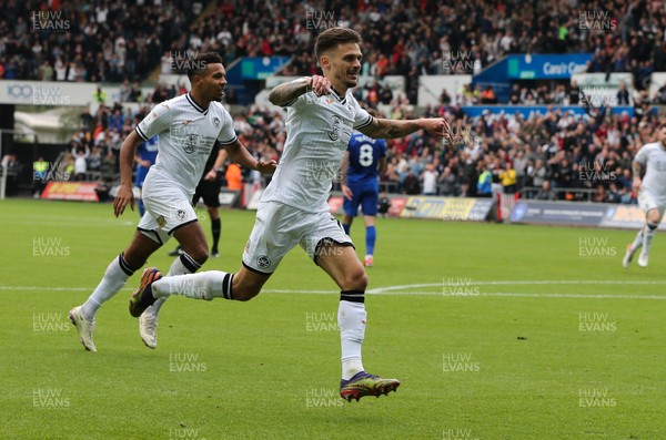 171021 - Swansea City v Cardiff City, EFL Sky Bet Championship - Jamie Paterson of Swansea City celebrates after he scores the opening goal