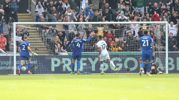 171021 - Swansea City v Cardiff City, EFL Sky Bet Championship - Joel Piroe of Swansea City scores the second goal