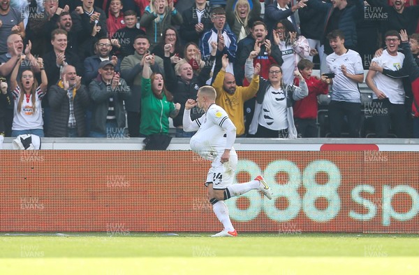 171021 - Swansea City v Cardiff City, EFL Sky Bet Championship - Jake Bidwell of Swansea City celebrates after he heads to score the third goal