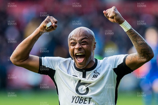 271019 - Swansea City v Cardiff City - SkyBet Championship - Andre Ayew of Swansea City Celebrates after the final whistle