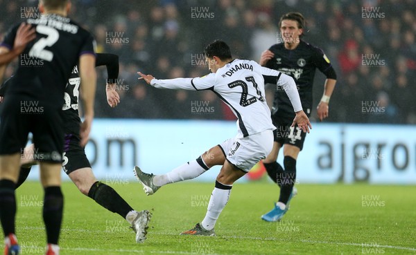 020120 - Swansea City v Charlton Athletic - SkyBet Championship - Yan Dhanda of Swansea City scores a goal