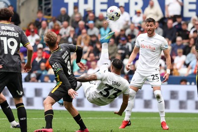 020526 - Swansea City v Charlton Athletic - Sky Bet Championship - Adam Idah of Swansea City attempts a bicycle kick