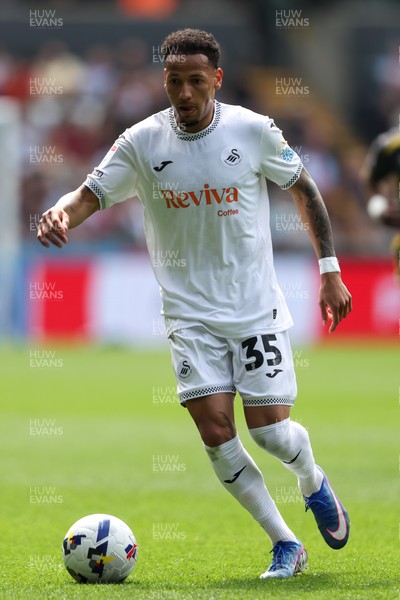 020526 - Swansea City v Charlton Athletic - Sky Bet Championship - Ronald of Swansea City attacks 