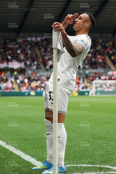 020526 - Swansea City v Charlton Athletic - Sky Bet Championship - Adam Idah of Swansea City celebrates scoring his teams second goal