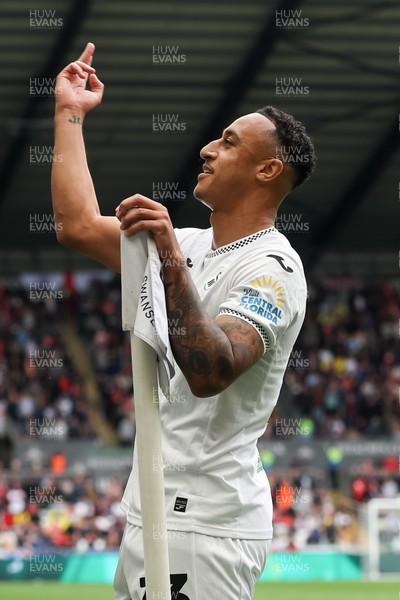 020526 - Swansea City v Charlton Athletic - Sky Bet Championship - Adam Idah of Swansea City celebrates scoring his teams second goal