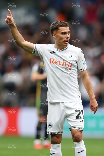 020526 - Swansea City v Charlton Athletic - Sky Bet Championship - Leo Walta of Swansea City celebrates scoring his teams third goal