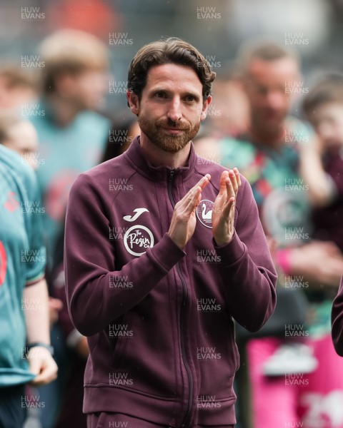 020526 - Swansea City v Charlton Athletic - Sky Bet Championship - Joe Allen Coach of Swansea City applauds the fans at full time