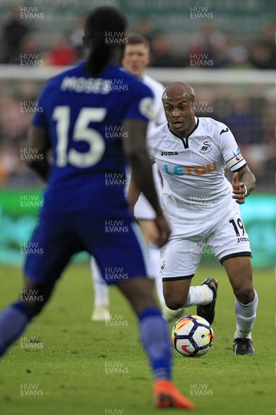 280418 - Swansea City v Chelsea, Premier League - Andre Ayew of Swansea City (right) in action with Victor Moses of Chelsea