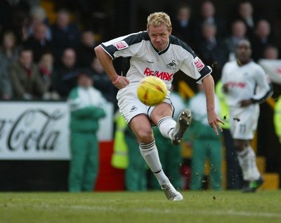 290105 - Swansea City v Chester City - League Two - Swansea's Lee Trundle strikes to score his second goal