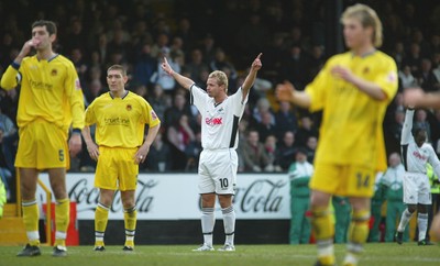 290105 - Swansea City v Chester City - League Two - Swansea's Lee Trundle celebrates his second goal