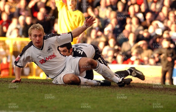 290105 - Swansea City v Chester City - League Two - Swansea's Paul Connor celebrates as he scores his sides second