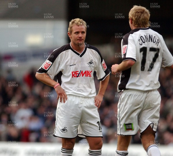 290105 - Swansea City v Chester City - League Two - Swansea's Lee Trundle looks on in disbelief as his strike somehow finds the back of the net