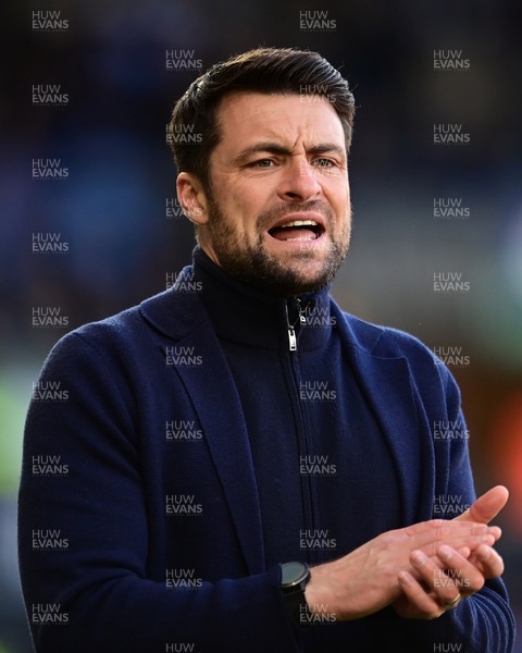 050322 - Swansea City v Coventry City - Sky Bet Championship - Russell Martin Head Coach of Swansea City shouts instructions to his team from the dug-out 