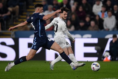 210326 - Swansea City v Coventry City - Sky Bet Championship - Liam Cullen of Swansea City has a shot on goal