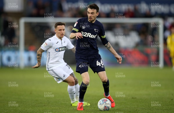 010519 - Swansea City v Derby County - SkyBet Championship - Scott Malone of Derby is challenged by Barrie McKay of Swansea City