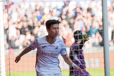 050425 - Swansea City v Derby County - Sky Bet Championship - Jisung Eom of Swansea City celebrates his goal