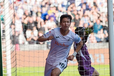 050425 - Swansea City v Derby County - Sky Bet Championship - Jisung Eom of Swansea City celebrates his goal