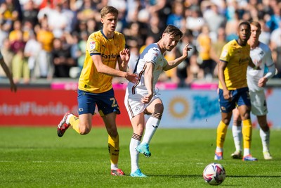 050425 - Swansea City v Derby County - Sky Bet Championship - Liam Cullen of Swansea City