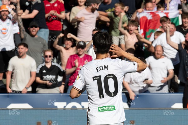 050425 - Swansea City v Derby County - Sky Bet Championship - Jisung Eom of Swansea City celebrates his goal