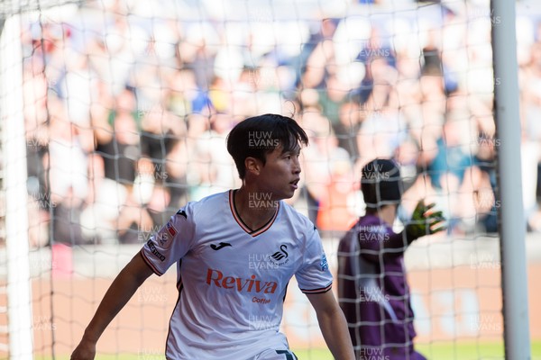 050425 - Swansea City v Derby County - Sky Bet Championship - Jisung Eom of Swansea City celebrates his goal