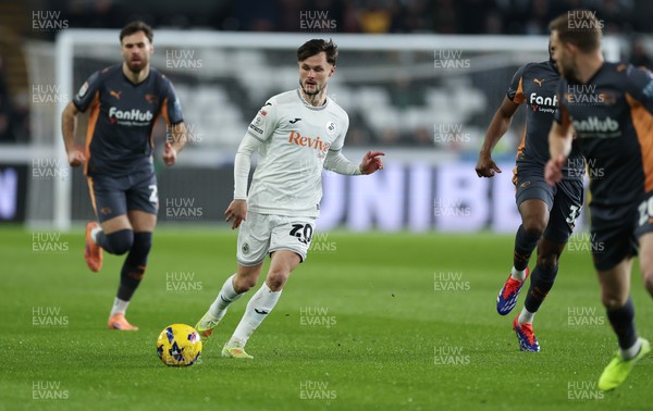 251125 - Swansea City v Derby County, EFL Sky Bet Championship - Liam Cullen of Swansea City plays the ball forward