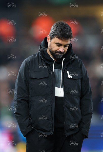 251125 - Swansea City v Derby County, EFL Sky Bet Championship - New Swansea City head coach Vítor Matos reacts during his first match in charge