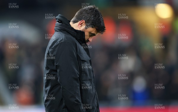 251125 - Swansea City v Derby County, EFL Sky Bet Championship - New Swansea City head coach Vítor Matos reacts during his first match in charge