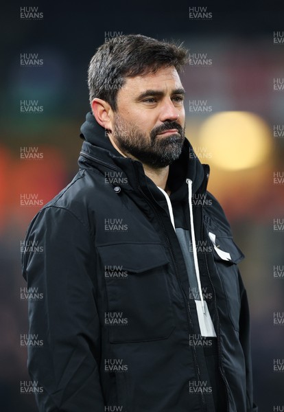 251125 - Swansea City v Derby County, EFL Sky Bet Championship - New Swansea City head coach Vítor Matos reacts during his first match in charge