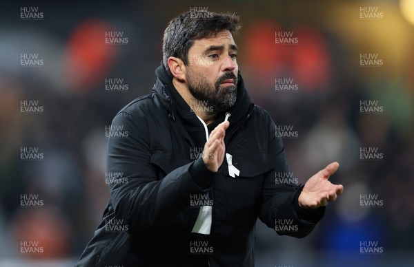 251125 - Swansea City v Derby County, EFL Sky Bet Championship - New Swansea City head coach Vítor Matos reacts during his first match in charge