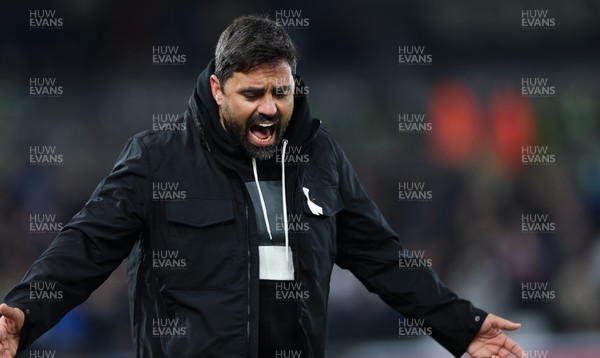 251125 - Swansea City v Derby County, EFL Sky Bet Championship - New Swansea City head coach Vítor Matos reacts during his first match in charge