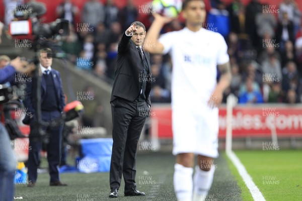 060517 - Swansea City v Everton, Premier League - Swansea City Manager Paul Clement (centre) shouts directions during the match