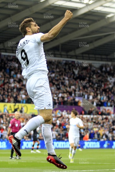 060517 - Swansea City v Everton, Premier League - Fernando Llorente of Swansea City celebrates scoring his side's first goal