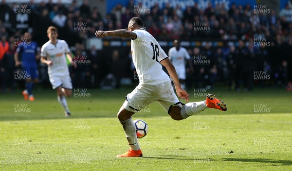 140418 - Swansea City v Everton - Premier League - Jordan Ayew of Swansea scores a goal