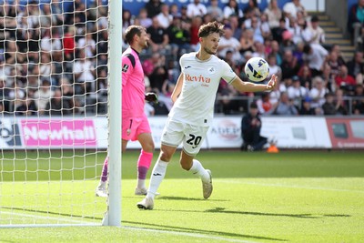 020825 - Swansea City v FC Lorient - Preseason Friendly - Liam Cullen of Swansea City celebrates scoring a goal from the penalty spot