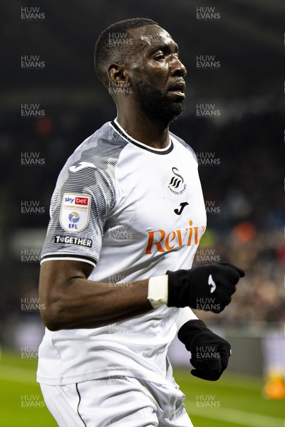 021223 - Swansea City v Huddersfield Town - Sky Bet Championship - Yannick Bolasie of Swansea City in action